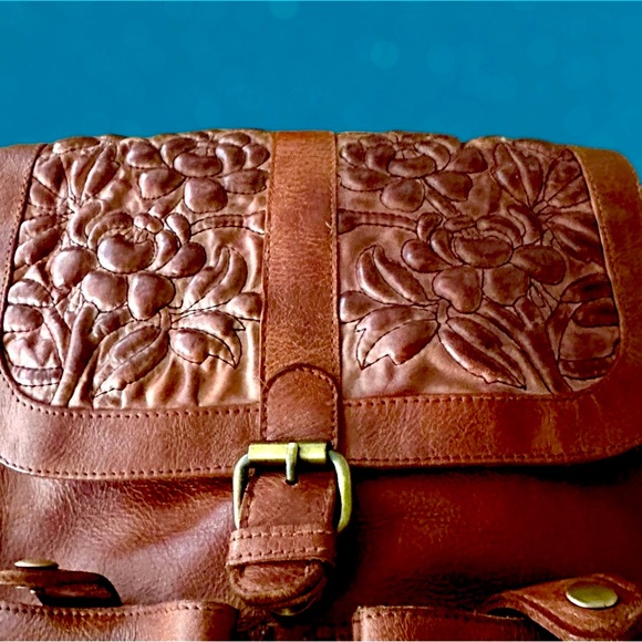 NWOT! ANABABLISH TOOLED LEATHER BACKPACK - Picture 6 of 11